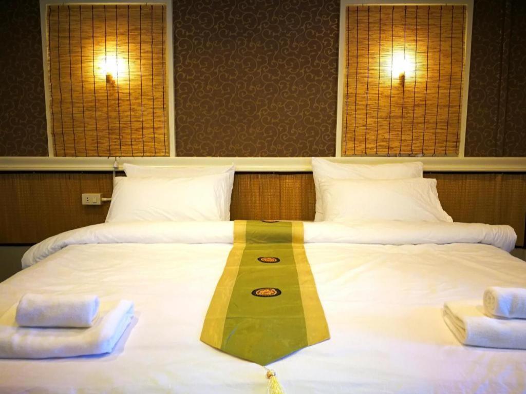 Thousand-Ten Thousand Hotel Bangkok Zewnętrze zdjęcie