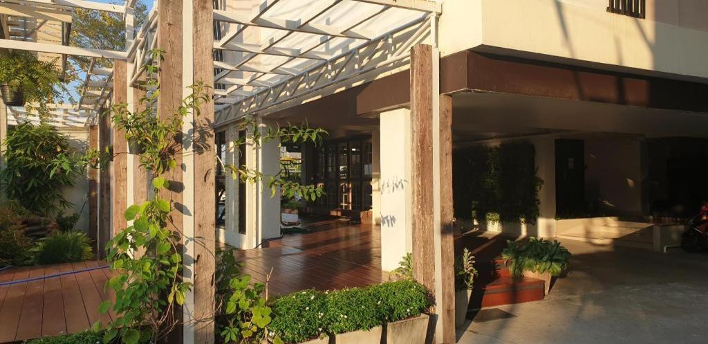 Thousand-Ten Thousand Hotel Bangkok Zewnętrze zdjęcie