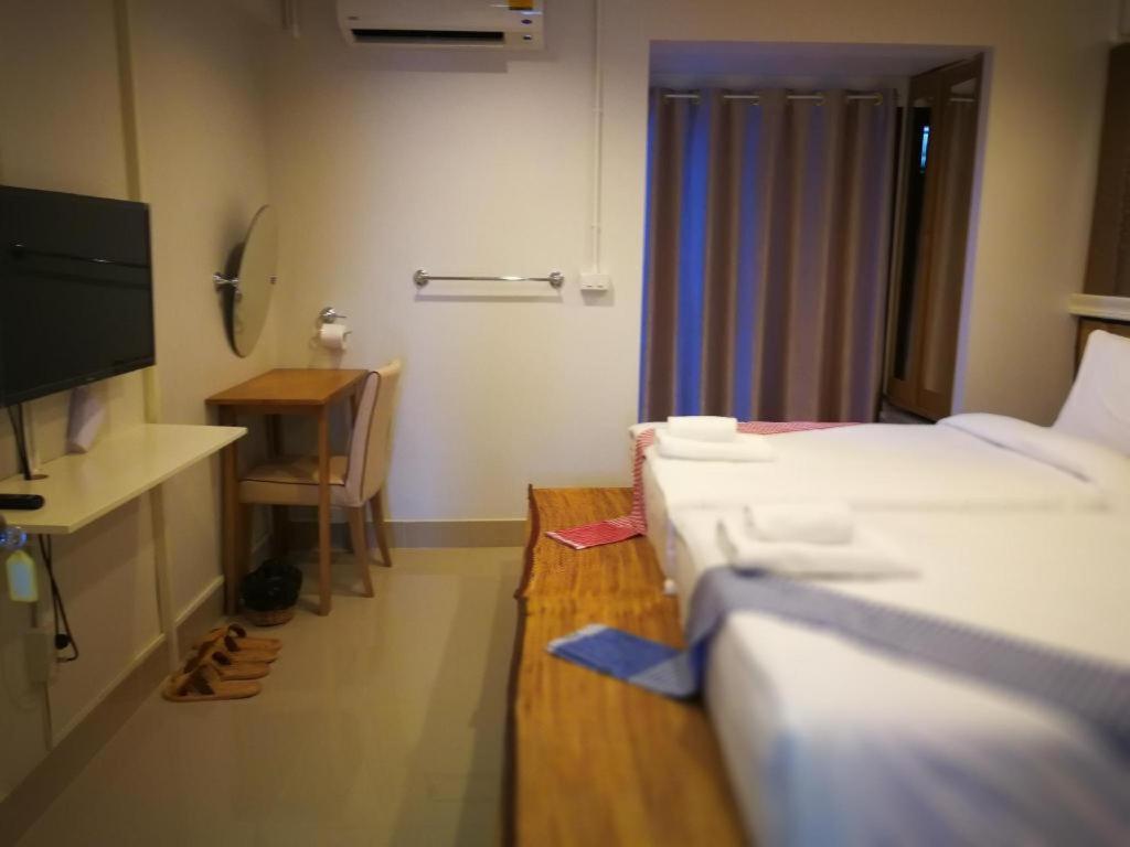 Thousand-Ten Thousand Hotel Bangkok Zewnętrze zdjęcie