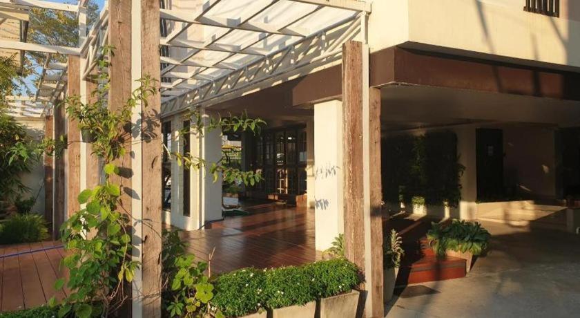 Thousand-Ten Thousand Hotel Bangkok Zewnętrze zdjęcie