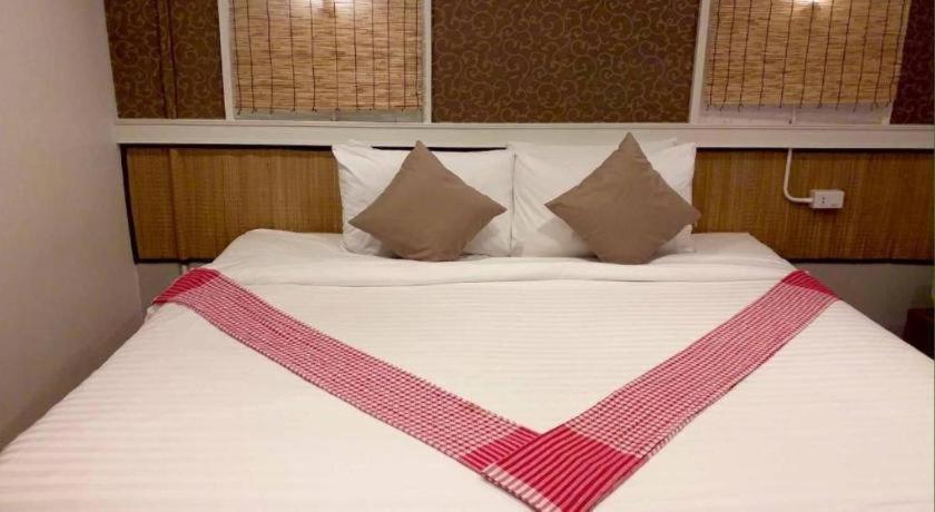 Thousand-Ten Thousand Hotel Bangkok Zewnętrze zdjęcie