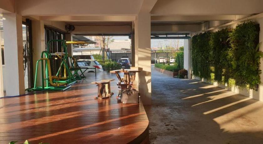 Thousand-Ten Thousand Hotel Bangkok Zewnętrze zdjęcie